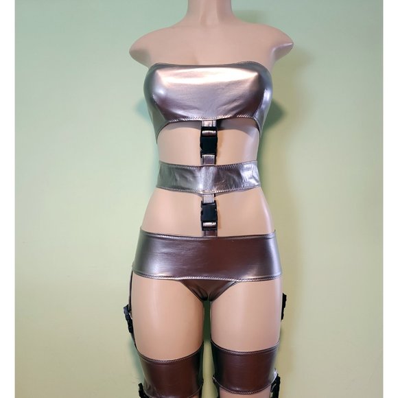Custom Shiny Silver Stretch PVC Leeloo Inspired Costume By Artifice Clothing SM - Picture 5 of 6